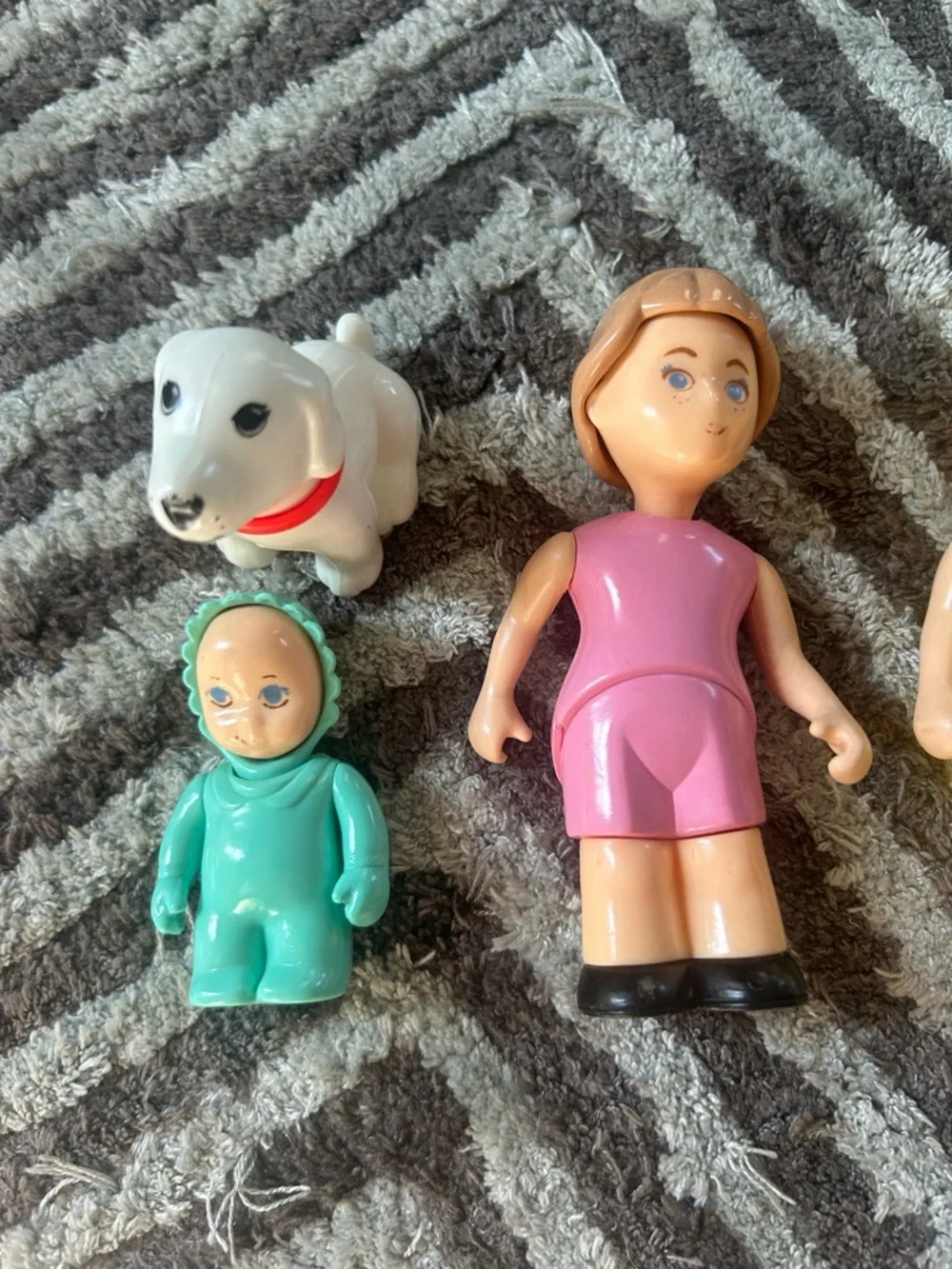 Little Tikes vintage Dollhouse Family Figures Lot Mom Dad Girl Baby Dog 90s - Picture 4 of 6
